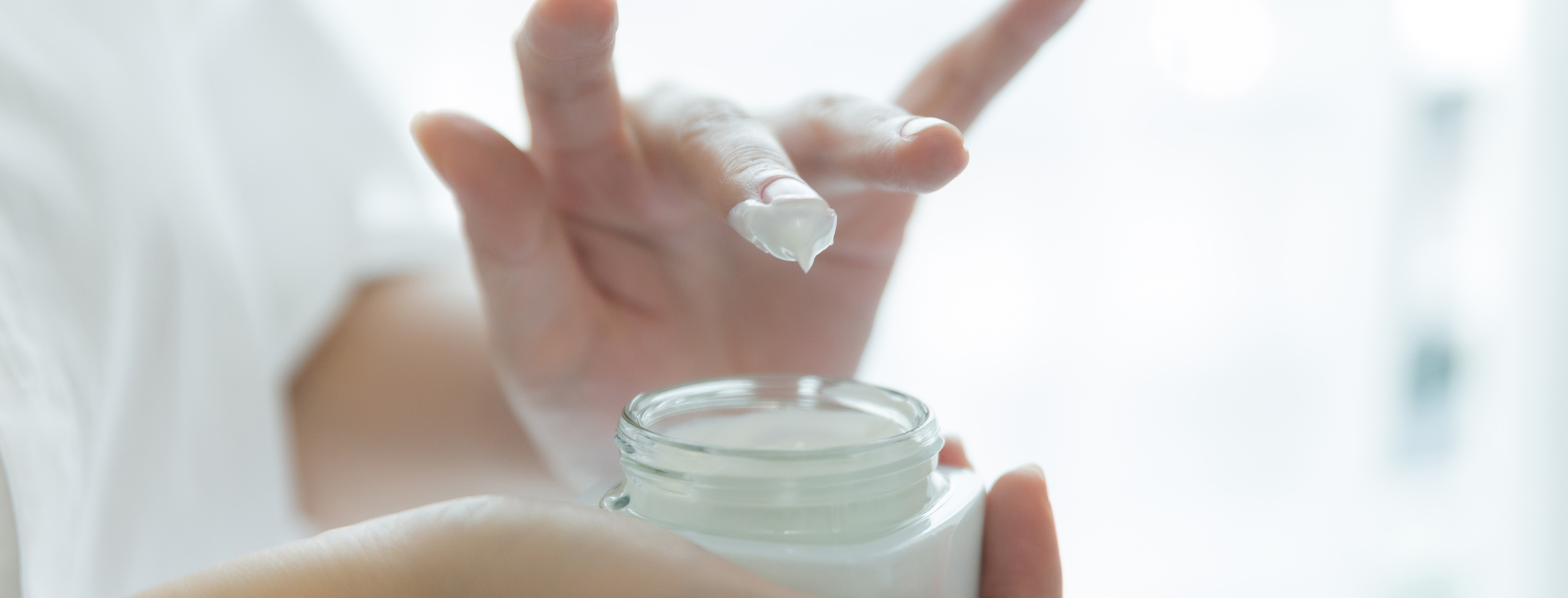 Crema galenica all’idrochinone per trattare macchie scure e melasma sul viso