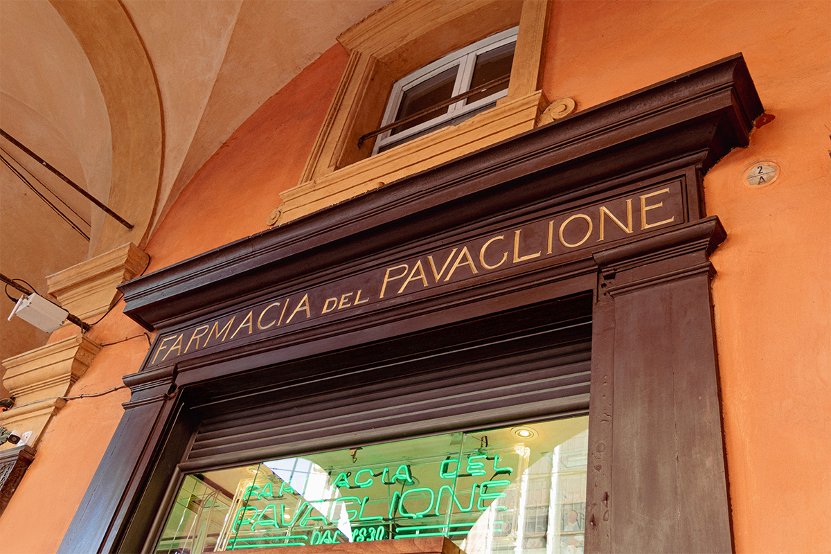 Farmacia vicino a me Antica Farmacia del Pavaglione Bologna centro