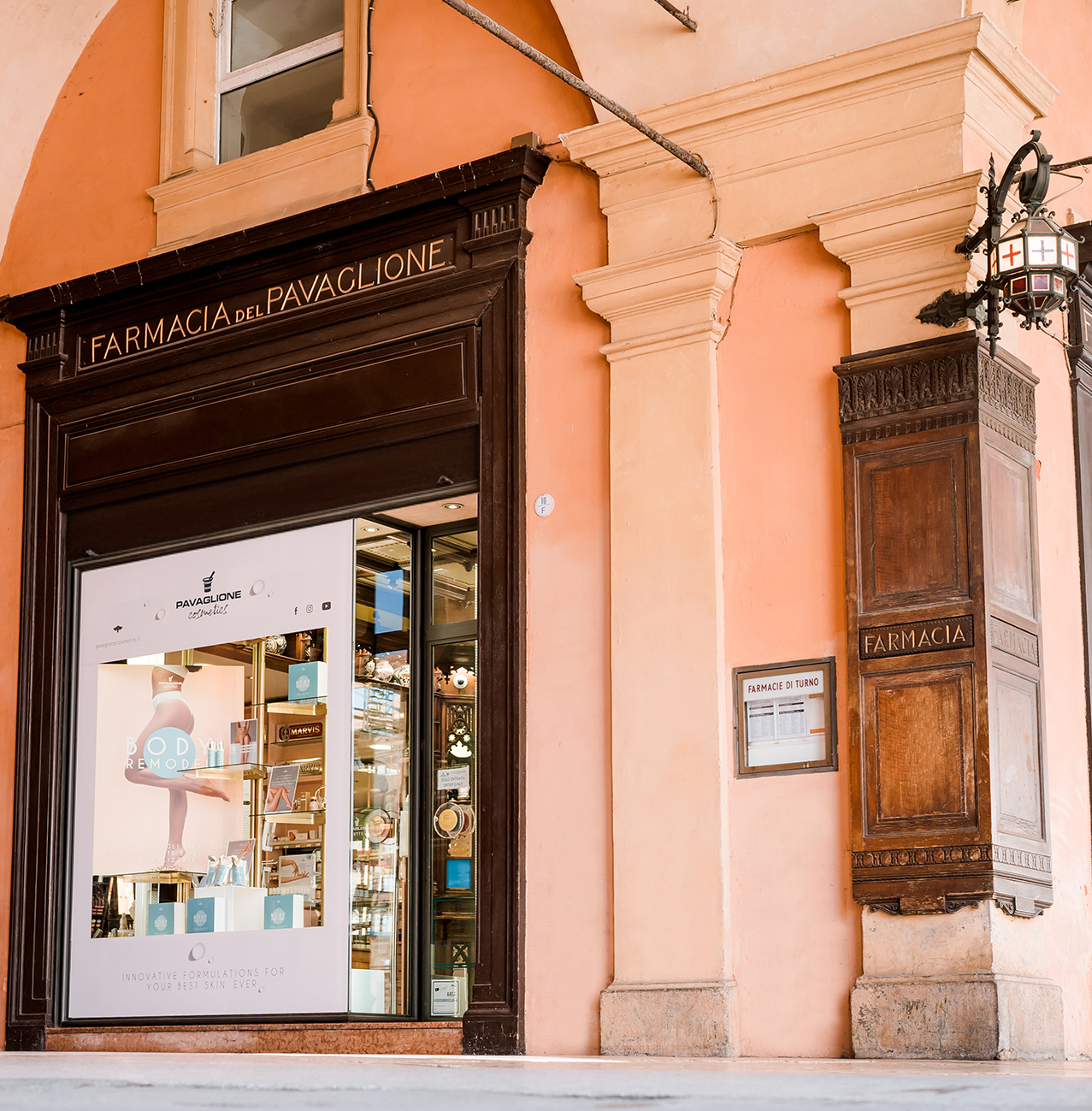 Farmacia vicino a me Antica Farmacia del Pavaglione Bologna centro